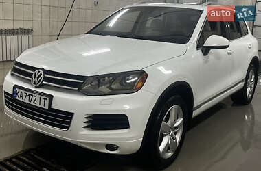 Позашляховик / Кросовер Volkswagen Touareg 2012 в Києві