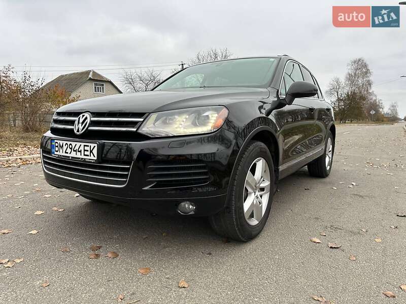 Внедорожник / Кроссовер Volkswagen Touareg 2012 в Ромнах