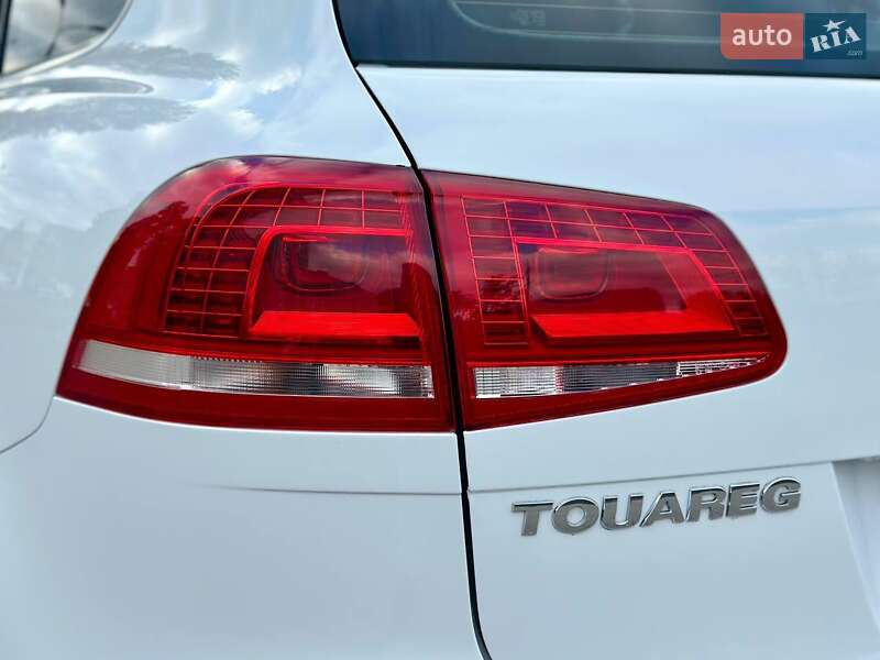 Позашляховик / Кросовер Volkswagen Touareg 2017 в Дніпрі