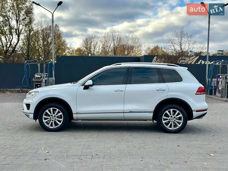 Позашляховик / Кросовер Volkswagen Touareg 2017 в Дніпрі