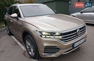 Внедорожник / Кроссовер Volkswagen Touareg 2018 в Киеве