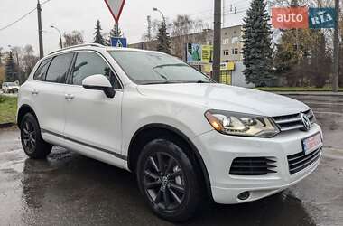 Внедорожник / Кроссовер Volkswagen Touareg 2014 в Ровно