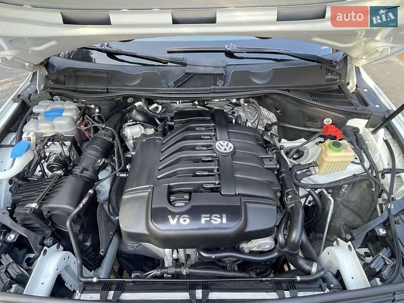 Внедорожник / Кроссовер Volkswagen Touareg 2015 в Черкассах