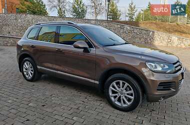 Внедорожник / Кроссовер Volkswagen Touareg 2013 в Харькове