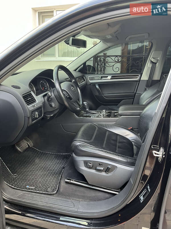 Позашляховик / Кросовер Volkswagen Touareg 2010 в Вінниці