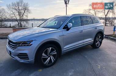 Позашляховик / Кросовер Volkswagen Touareg 2020 в Києві