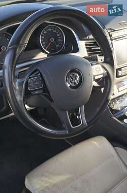 Позашляховик / Кросовер Volkswagen Touareg 2016 в Ізмаїлі