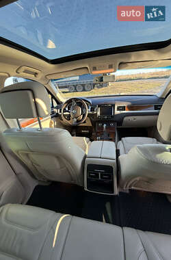 Позашляховик / Кросовер Volkswagen Touareg 2014 в 