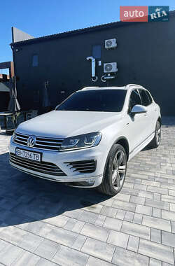 Позашляховик / Кросовер Volkswagen Touareg 2016 в Одесі