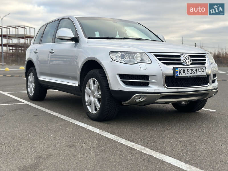 Внедорожник / Кроссовер Volkswagen Touareg 2009 в Киеве
