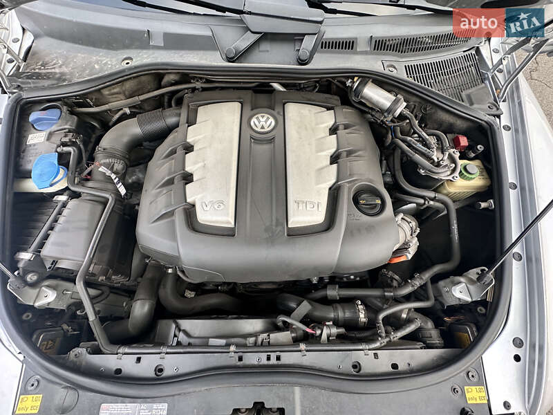 Внедорожник / Кроссовер Volkswagen Touareg 2009 в Киеве