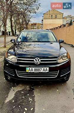 Внедорожник / Кроссовер Volkswagen Touareg 2011 в Киеве