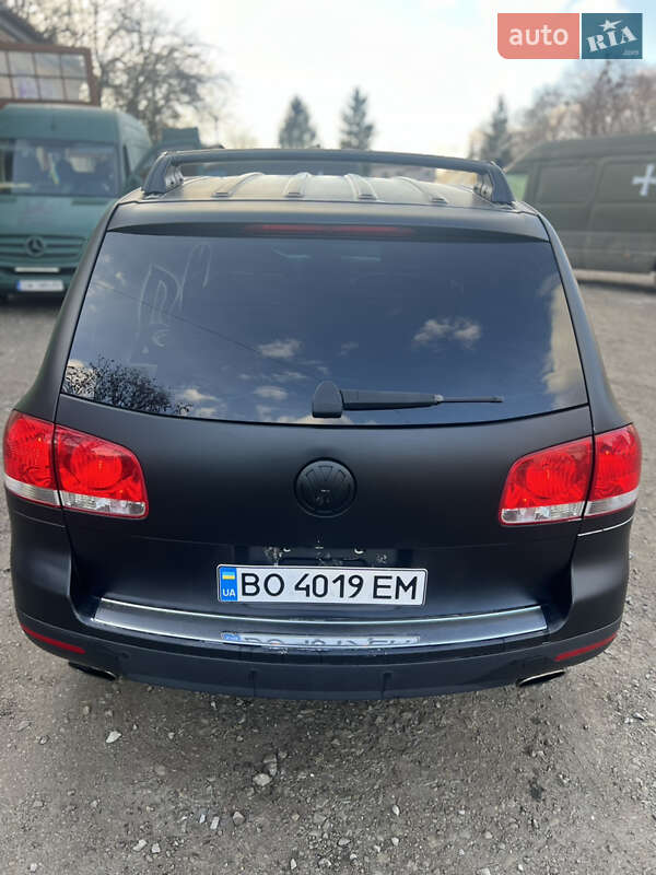 Внедорожник / Кроссовер Volkswagen Touareg 2005 в Каменец-Подольском