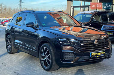 Позашляховик / Кросовер Volkswagen Touareg 2018 в Чернівцях