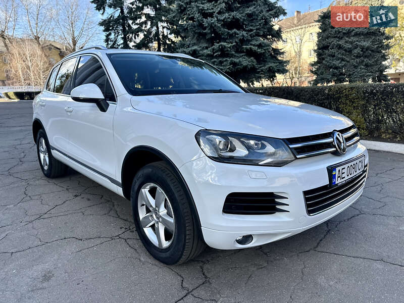 Внедорожник / Кроссовер Volkswagen Touareg 2014 в Каменском