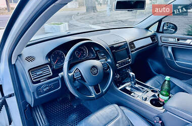 Внедорожник / Кроссовер Volkswagen Touareg 2014 в Каменском