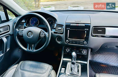 Внедорожник / Кроссовер Volkswagen Touareg 2014 в Каменском