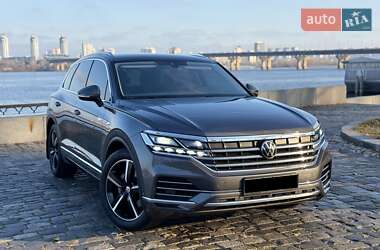 Внедорожник / Кроссовер Volkswagen Touareg 2020 в Киеве