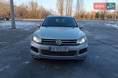 Внедорожник / Кроссовер Volkswagen Touareg 2011 в Киеве