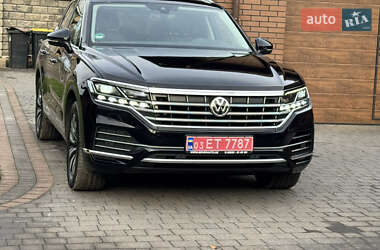 Внедорожник / Кроссовер Volkswagen Touareg 2019 в Дубно