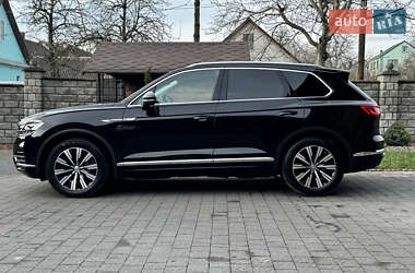 Внедорожник / Кроссовер Volkswagen Touareg 2019 в Дубно