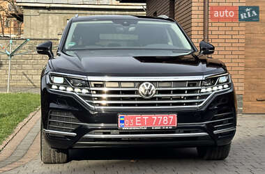 Внедорожник / Кроссовер Volkswagen Touareg 2019 в Дубно