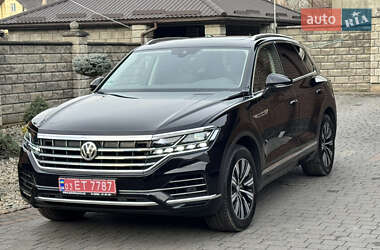 Внедорожник / Кроссовер Volkswagen Touareg 2019 в Дубно