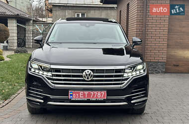 Внедорожник / Кроссовер Volkswagen Touareg 2019 в Дубно