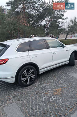 Внедорожник / Кроссовер Volkswagen Touareg 2019 в Днепре