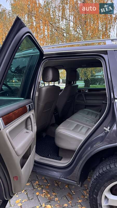 Внедорожник / Кроссовер Volkswagen Touareg 2008 в Черновцах