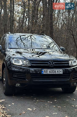 Внедорожник / Кроссовер Volkswagen Touareg 2012 в Днепре