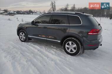 Внедорожник / Кроссовер Volkswagen Touareg 2013 в Конотопе