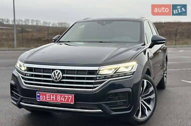 Позашляховик / Кросовер Volkswagen Touareg 2020 в Рівному