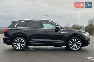 Позашляховик / Кросовер Volkswagen Touareg 2020 в Рівному