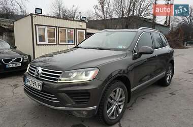 Позашляховик / Кросовер Volkswagen Touareg 2016 в Житомирі