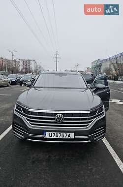 Внедорожник / Кроссовер Volkswagen Touareg 2022 в Чернигове