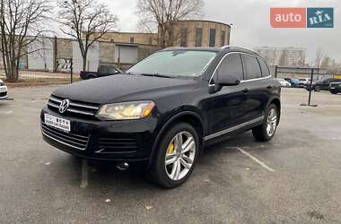 Внедорожник / Кроссовер Volkswagen Touareg 2013 в Киеве