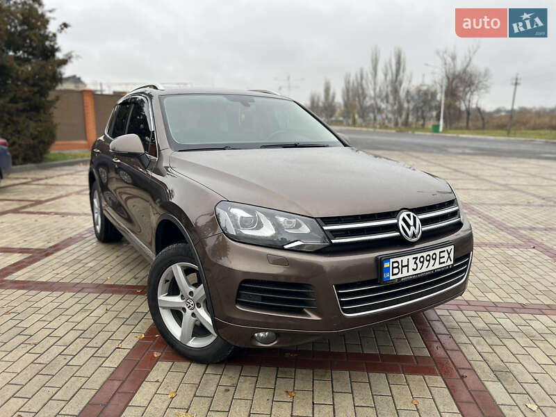 Внедорожник / Кроссовер Volkswagen Touareg 2012 в Измаиле