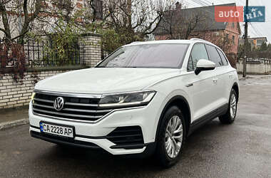 Внедорожник / Кроссовер Volkswagen Touareg 2020 в Киеве