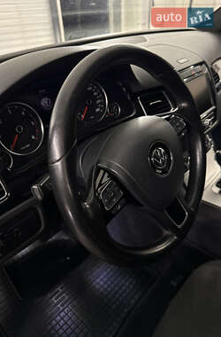 Внедорожник / Кроссовер Volkswagen Touareg 2011 в Хмельницком