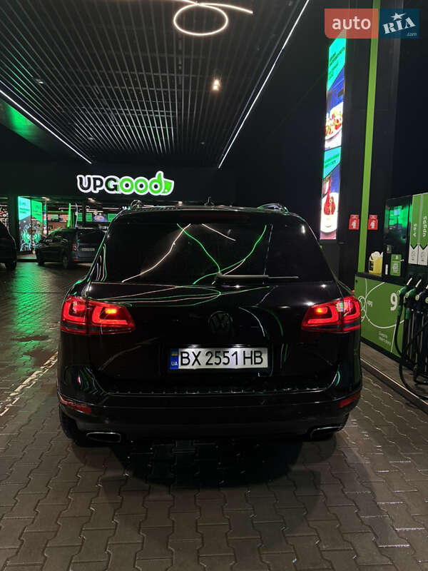 Внедорожник / Кроссовер Volkswagen Touareg 2011 в Хмельницком