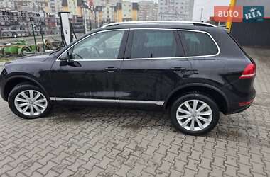 Позашляховик / Кросовер Volkswagen Touareg 2011 в Хмельницькому