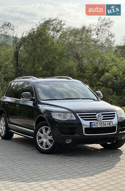 Позашляховик / Кросовер Volkswagen Touareg 2008 в Тячеві