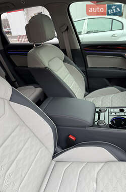 Внедорожник / Кроссовер Volkswagen Touareg 2024 в 