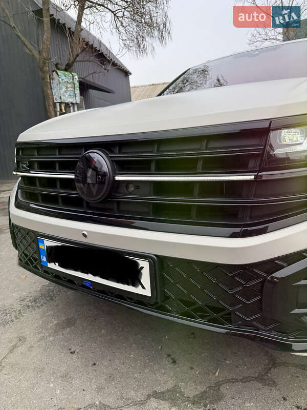 Внедорожник / Кроссовер Volkswagen Touareg 2024 в Днепре