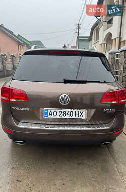 Позашляховик / Кросовер Volkswagen Touareg 2012 в Тячеві