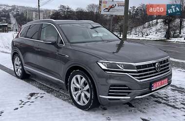 Позашляховик / Кросовер Volkswagen Touareg 2021 в Чернівцях