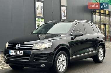 Внедорожник / Кроссовер Volkswagen Touareg 2012 в Киеве