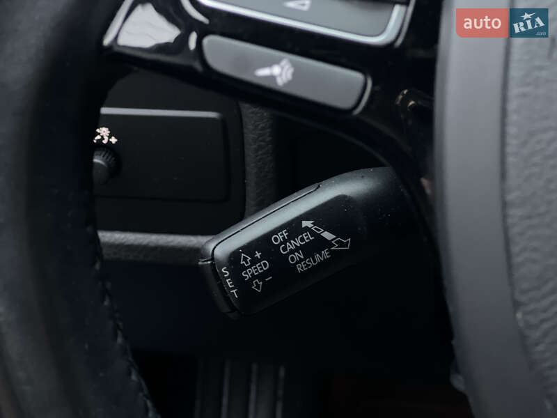 Позашляховик / Кросовер Volkswagen Touareg 2015 в Ужгороді фото 25 Позашляховик / Кросовер Volkswagen Touareg 2015 в Ужгороді