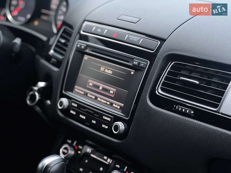 Позашляховик / Кросовер Volkswagen Touareg 2015 в Ужгороді фото 24 Позашляховик / Кросовер Volkswagen Touareg 2015 в Ужгороді
